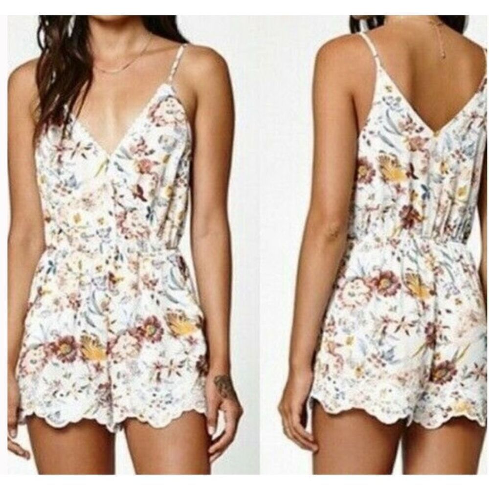 Kendall and Kylie Multicolor Floral Embroidered Romper Summer Size‎ M